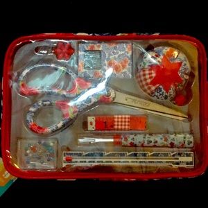 PIONEER WOMAN SEWING KIT